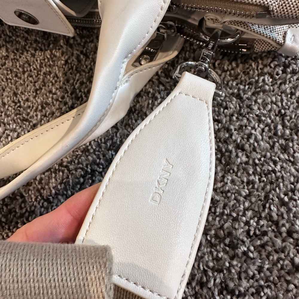 DKNY Tan and White Tote Bag - Picture 13 of 17